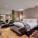 Hotel Zoo