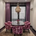 Zoo Hotel