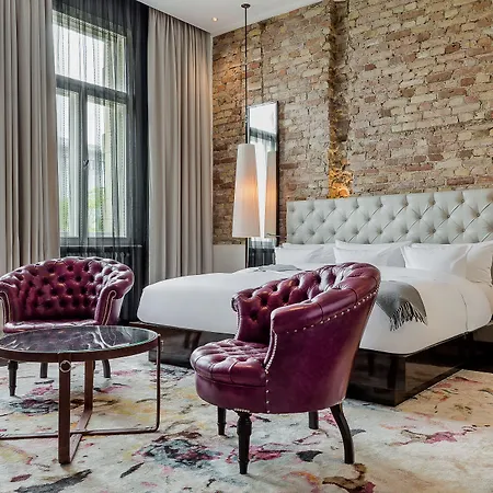 Hotel Zoo 5*